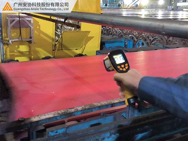 冶金行業(yè)安全光柵高溫防護