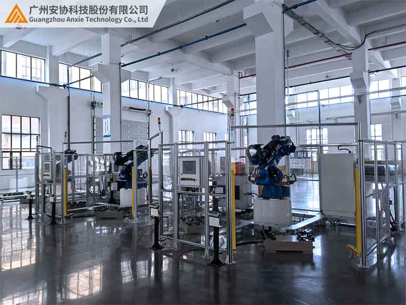 國產(chǎn)單邊光幕焊接機(jī)器人防護(hù)方案