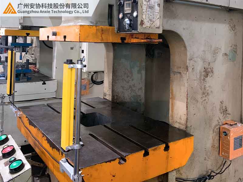 沖床用安全光幕定制防護(hù)