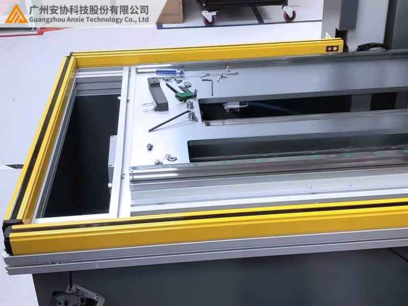 抗陽光單邊光柵在機(jī)械制造的防護(hù)應(yīng)用